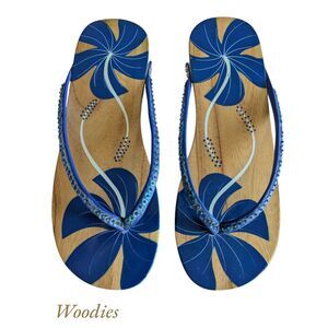 Woodies Hand Painted Wooden Blue Tiki Aloha Hawaii Sandals  Sz  7.5?
